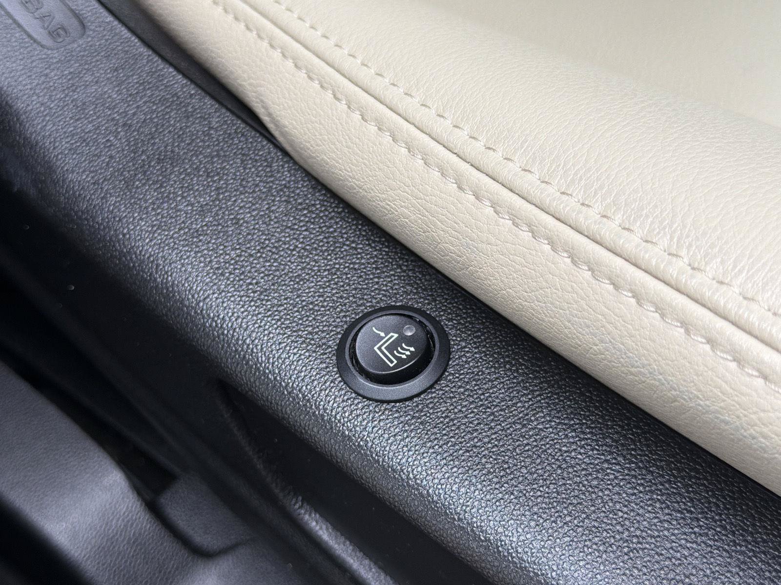 Used 2019 Cadillac XT5 FWD image 34