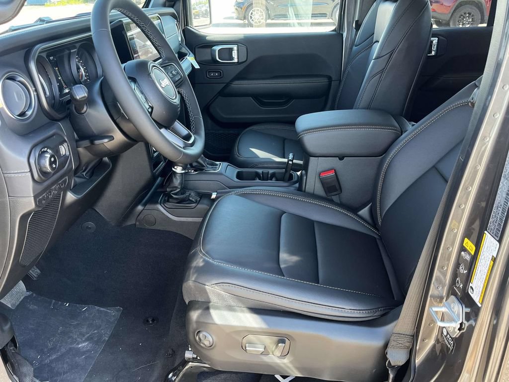 New 2026 Jeep Gladiator Sport AWD/4WD image 13