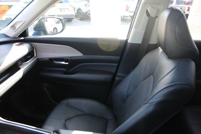 Certified 2025 Toyota Grand Highlander AWD image 64