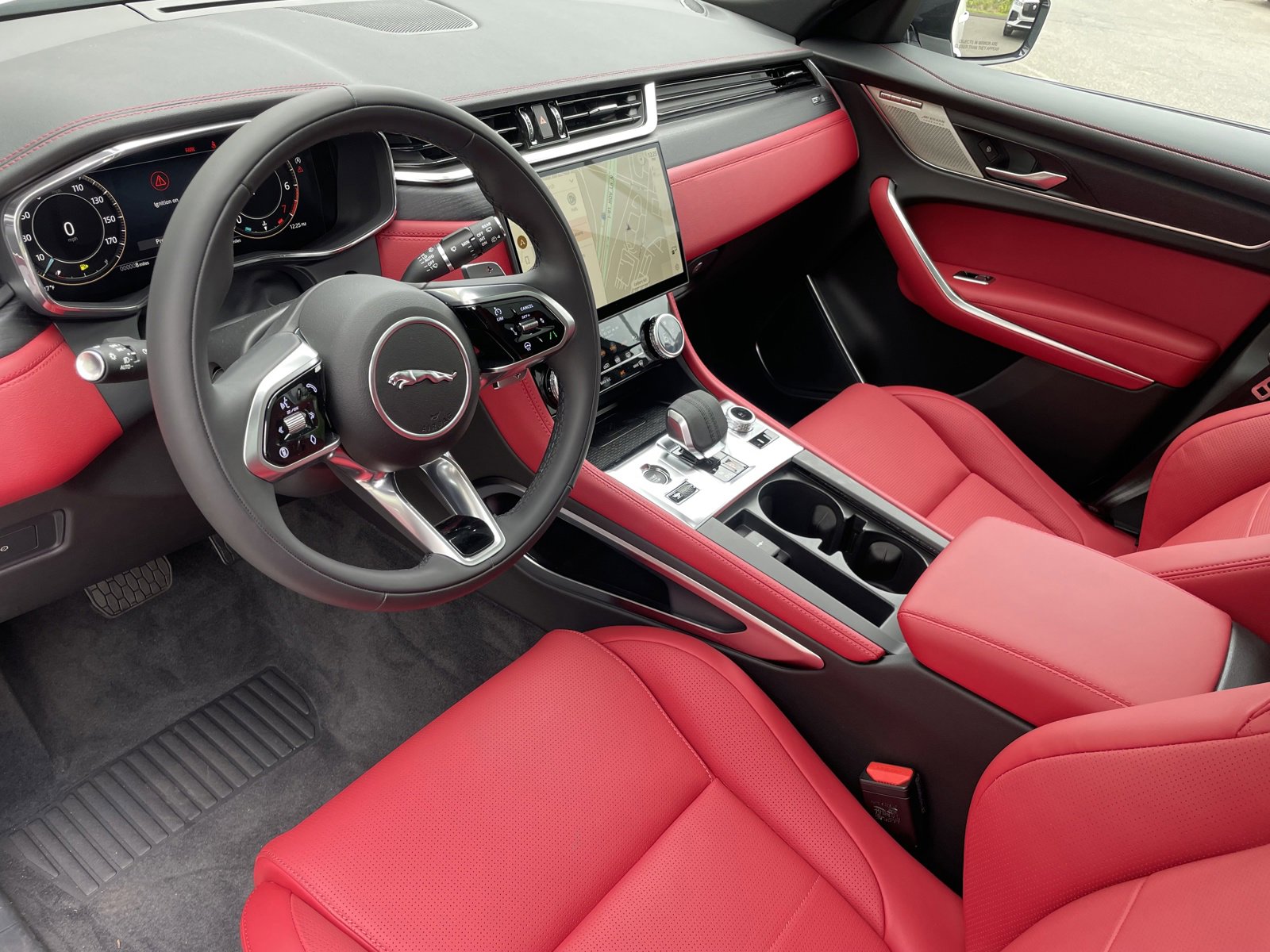 New 2025 Jaguar F-PACE R-Dynamic S image 13