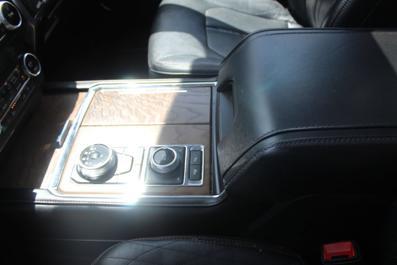 Used 2019 Ford Expedition Max Platinum AWD/4WD image 33