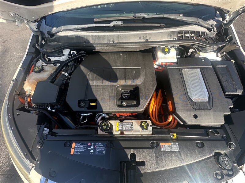 Used 2012 Chevrolet Volt Premium w/ Premium Trim Package FWD image 9