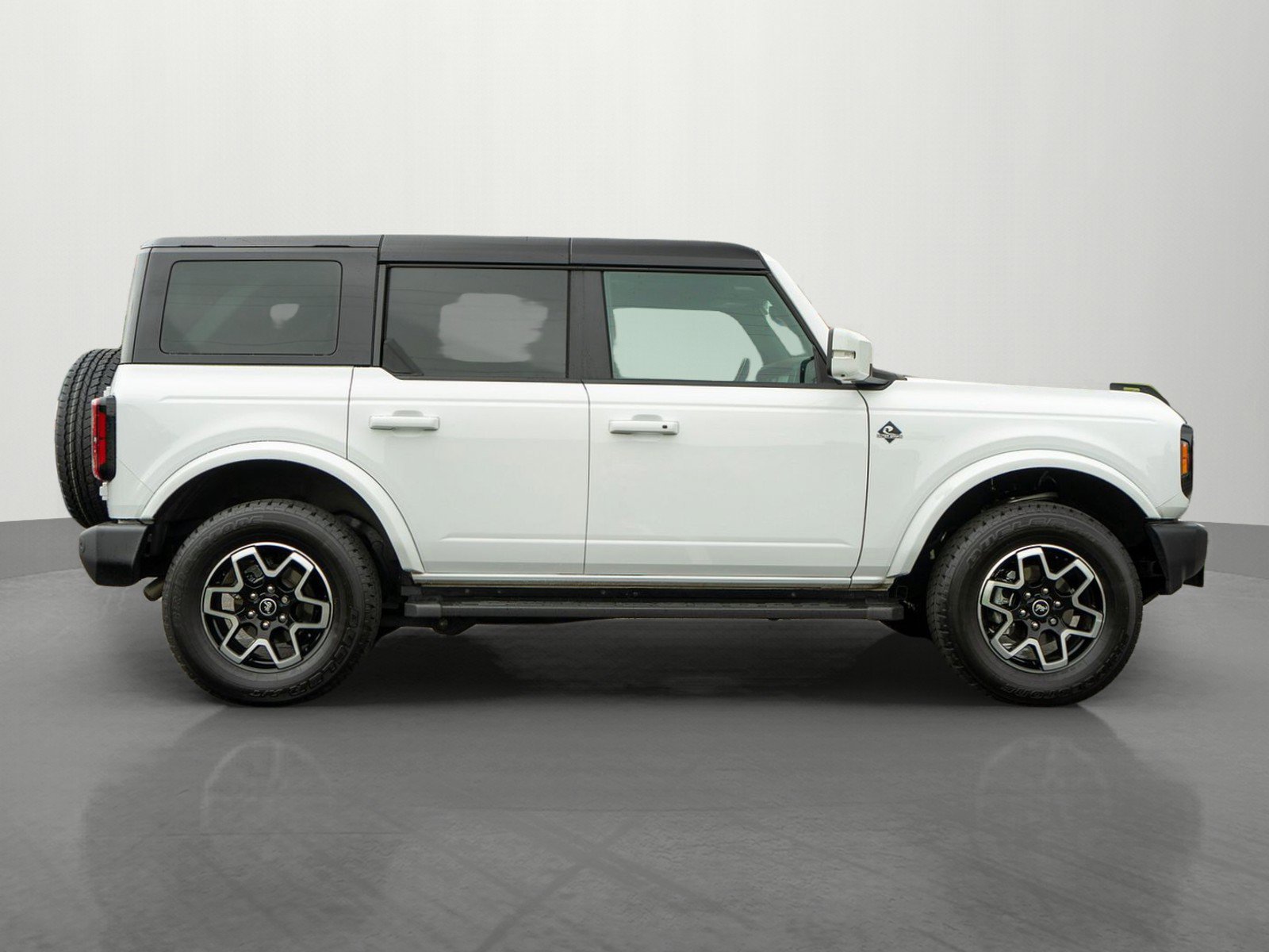 Used 2024 Ford Bronco Outer Banks AWD/4WD image 8