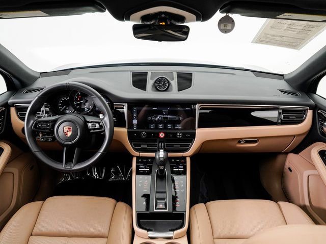 Certified 2025 Porsche Macan image 23