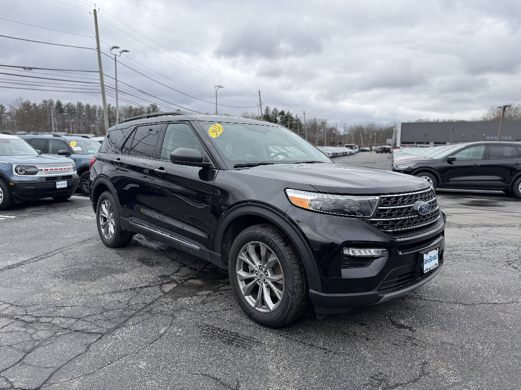 Used 2022 Ford Explorer XLT w/ Equipment Group 202A image 9
