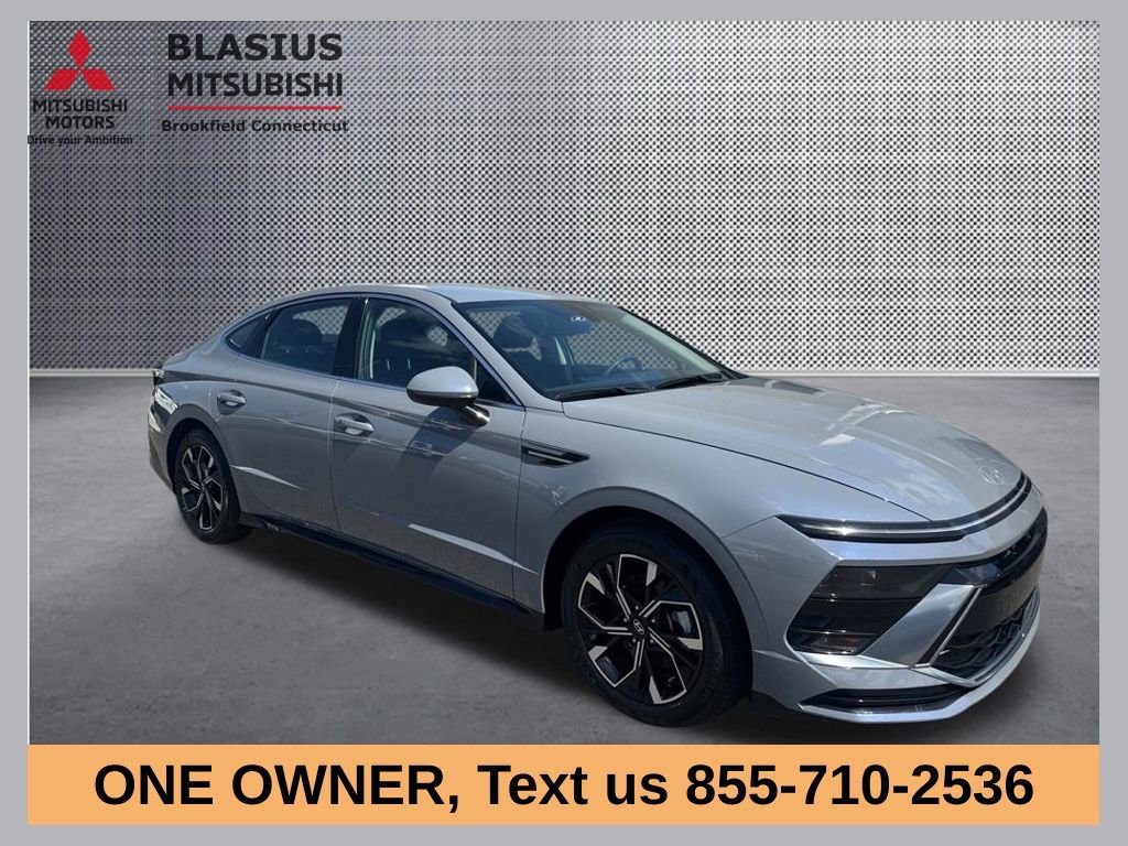 Used 2025 Hyundai Sonata SEL FWD image 1