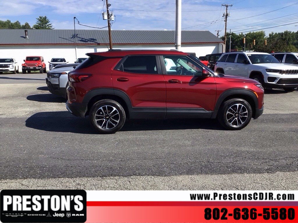 Used 2025 Chevrolet TrailBlazer LT AWD/4WD image 6