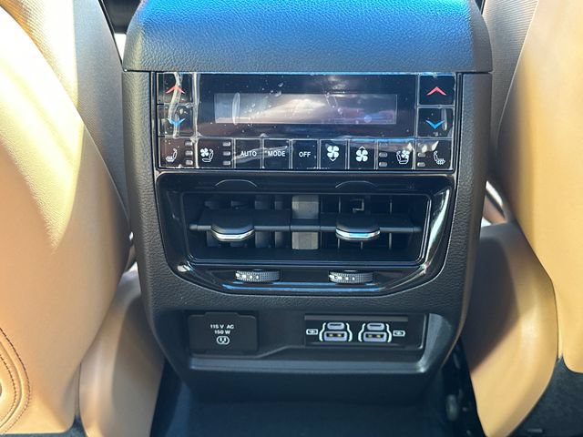 Certified 2025 Jeep Grand Cherokee Summit AWD/4WD image 23