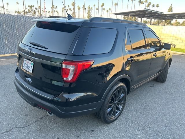 Used 2018 Ford Explorer XLT w/ Equipment Group 202A image 4