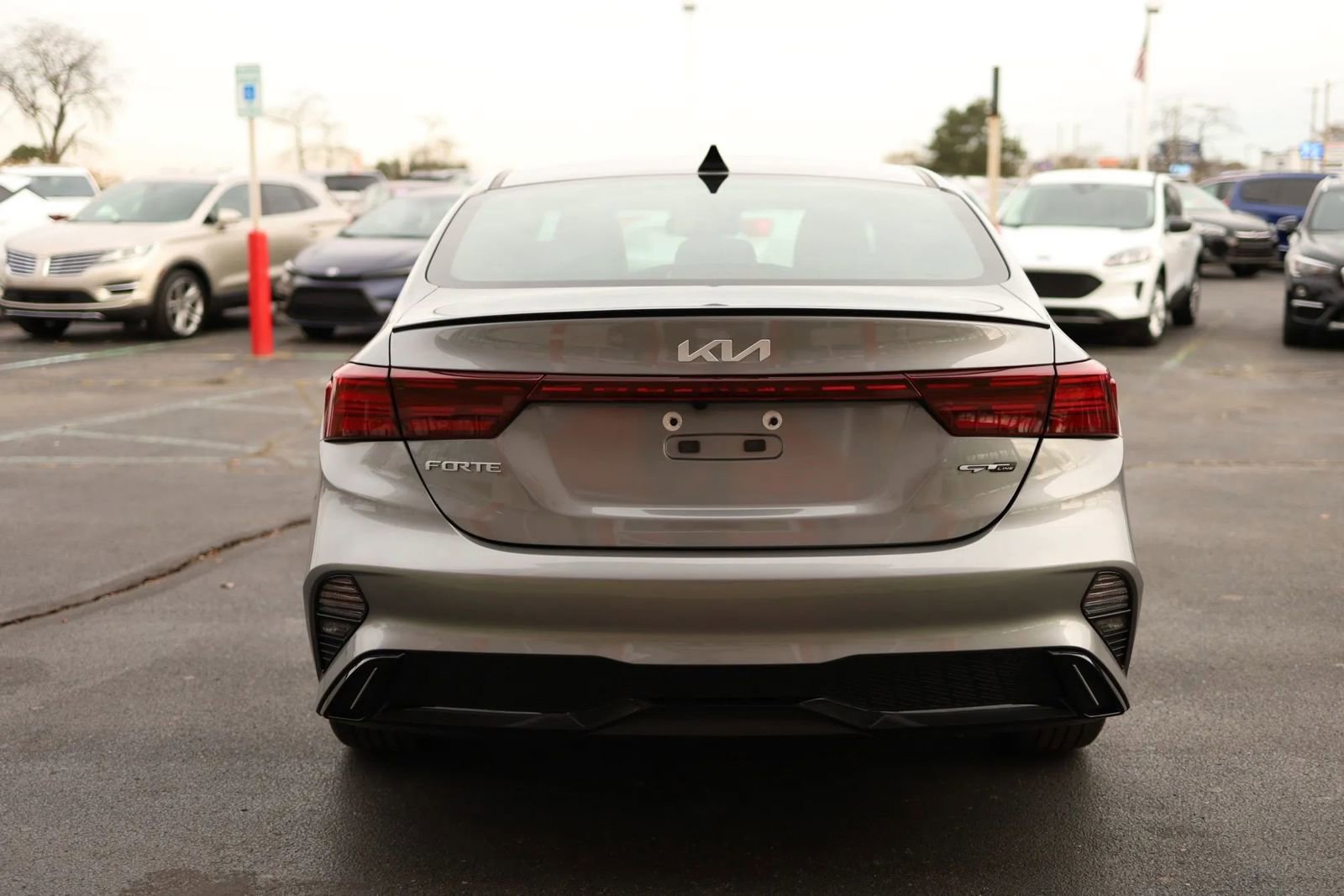 Used 2024 Kia Forte GT-Line w/ GT-Line Premium Package image 6