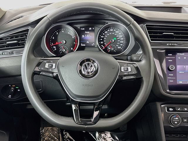 Certified 2020 Volkswagen Tiguan SE w/ Panoramic Sunroof Package AWD/4WD image 12