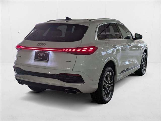 New 2025 Audi Q5 Premium Plus w/ Premium Plus AWD/4WD image 2