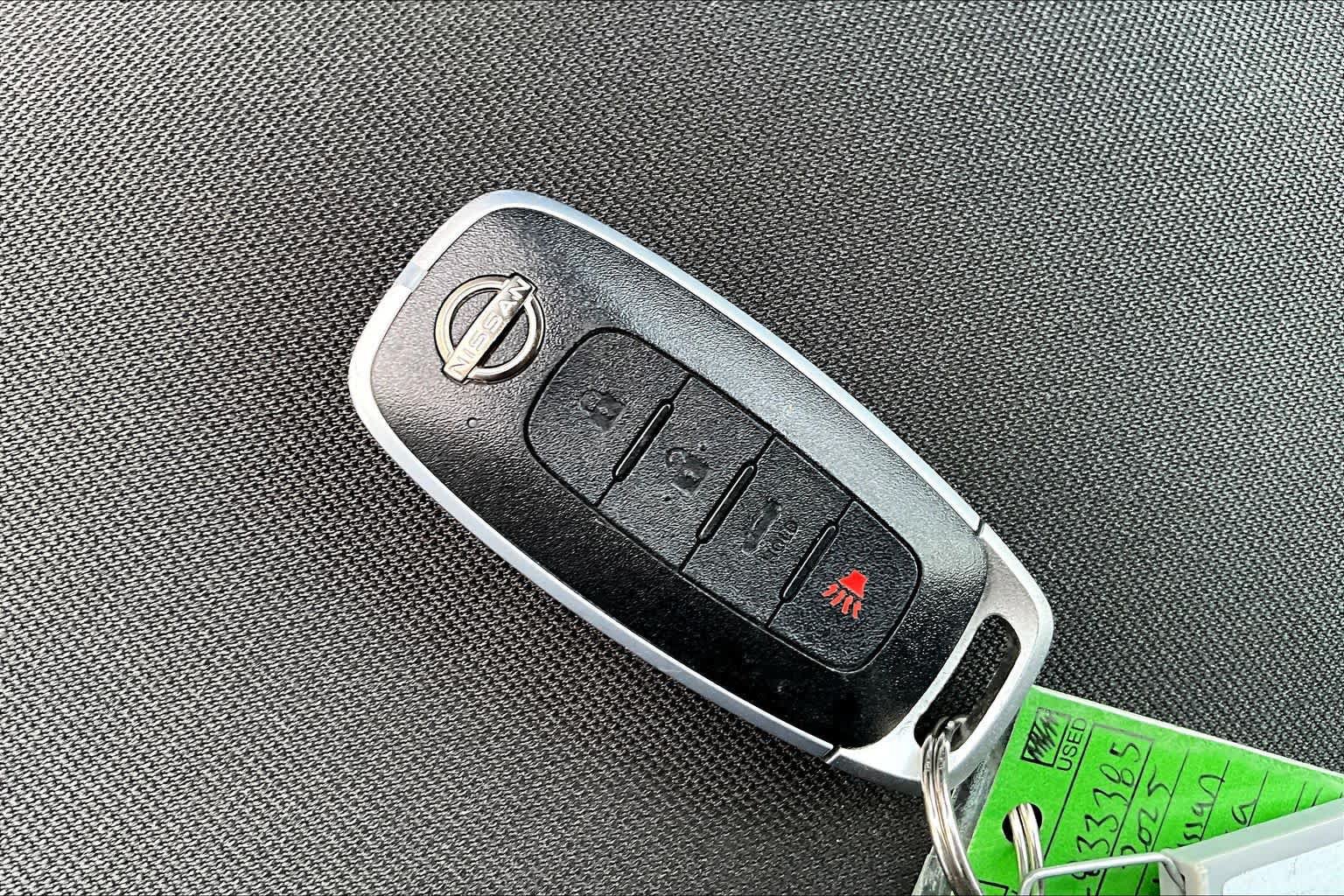 Used 2025 Nissan Versa SV FWD image 15