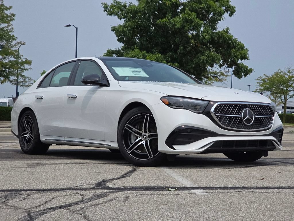 New 2026 Mercedes-Benz E 450 4MATIC Sedan image 2