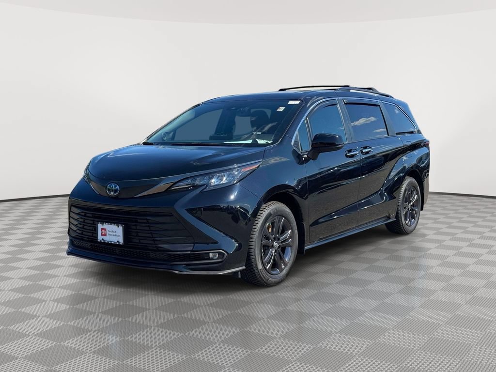 Used 2024 Toyota Sienna XLE Woodland Edition AWD/4WD image 3
