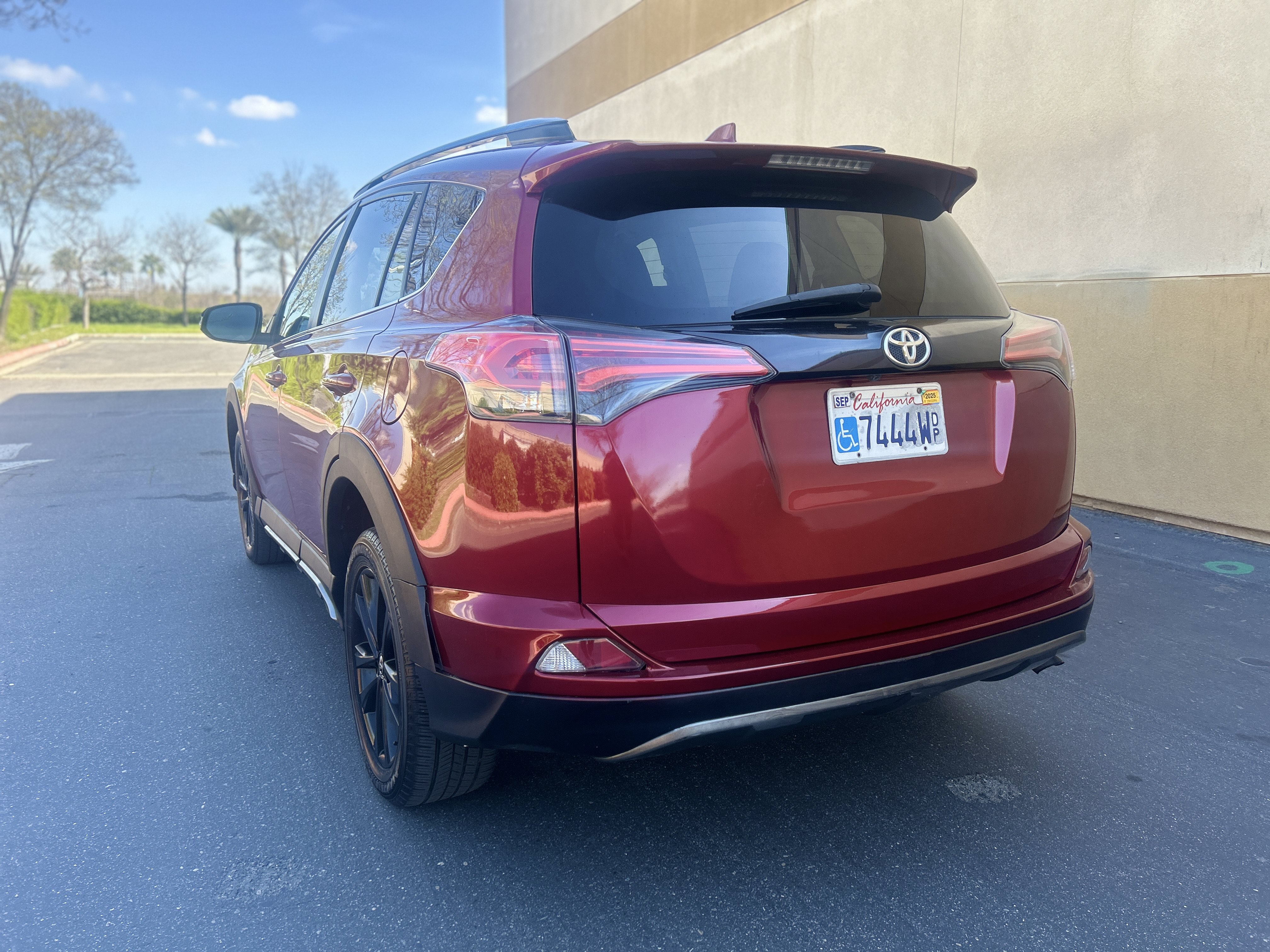 Used 2018 Toyota RAV4 Adventure AWD/4WD image 6
