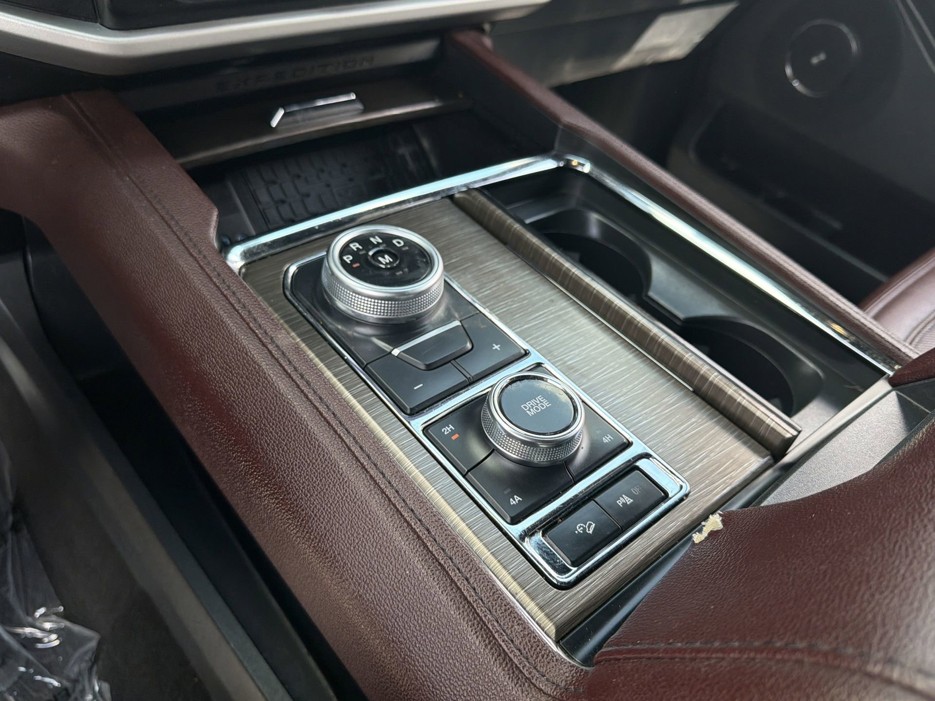 Certified 2024 Ford Expedition Limited image 17