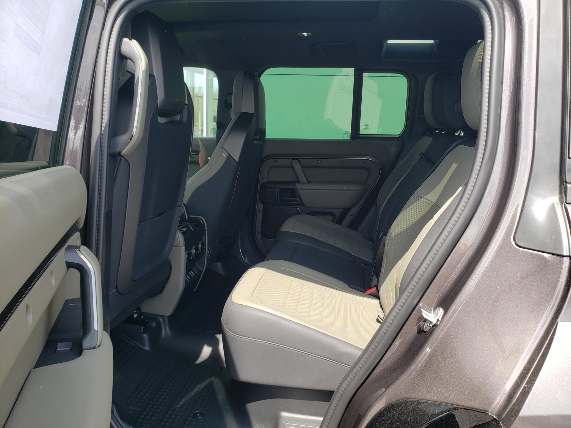 New 2026 Land Rover Defender 110 AWD/4WD image 11