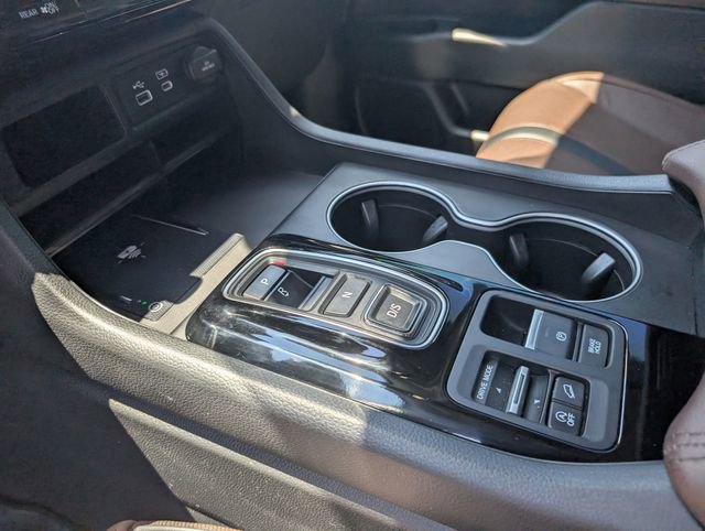 Used 2025 Honda Pilot Elite image 21