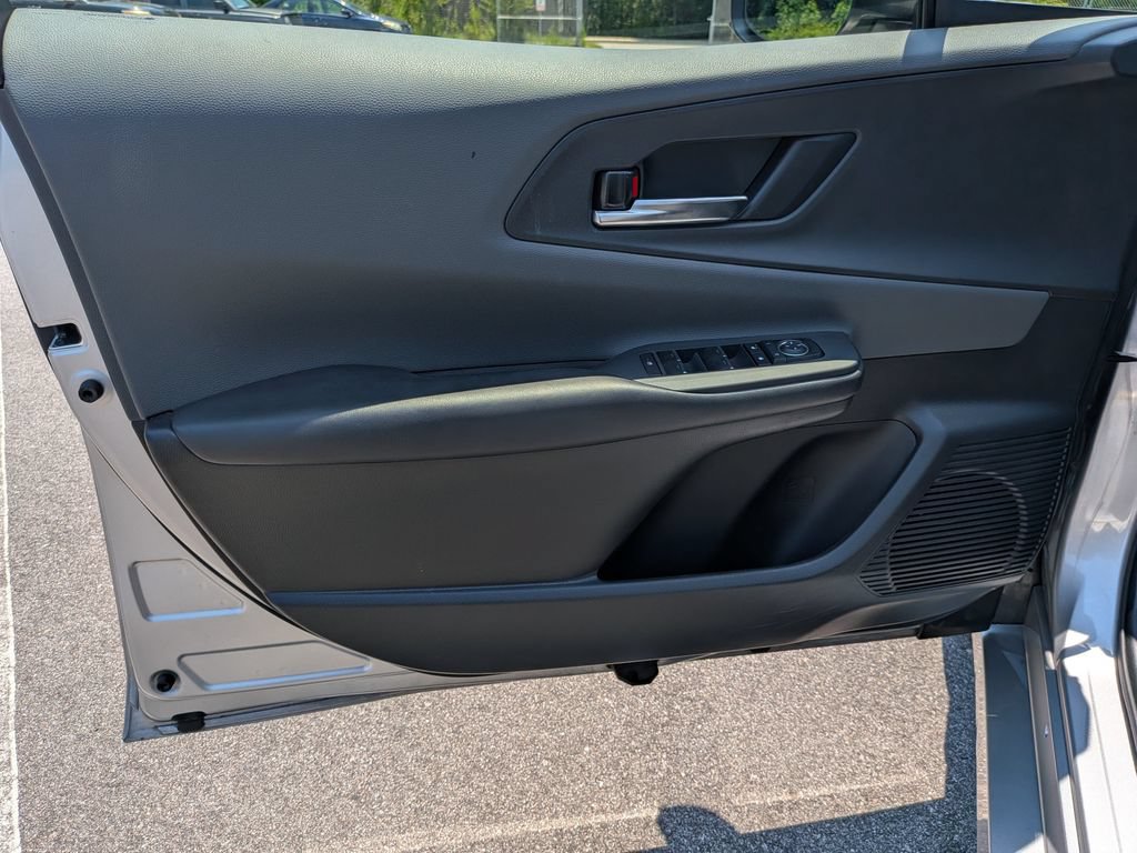 Used 2023 Toyota Prius XLE FWD image 9