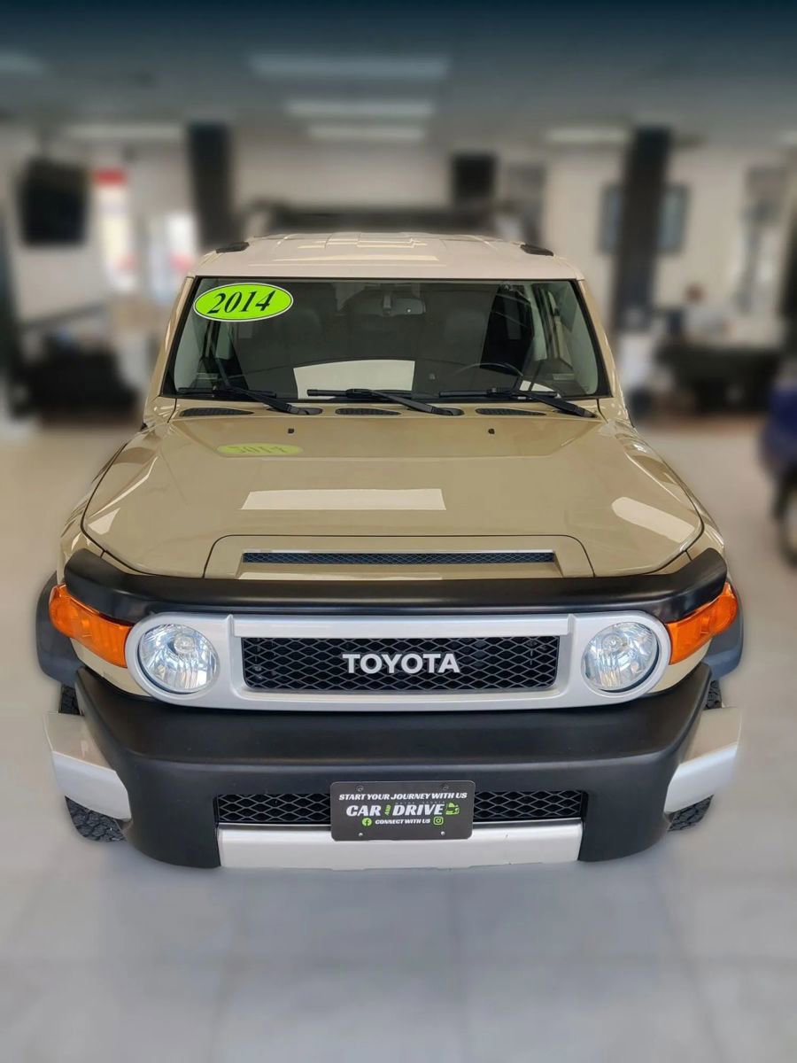 Used 2014 Toyota FJ Cruiser 4WD w/ Convenience Package image 2