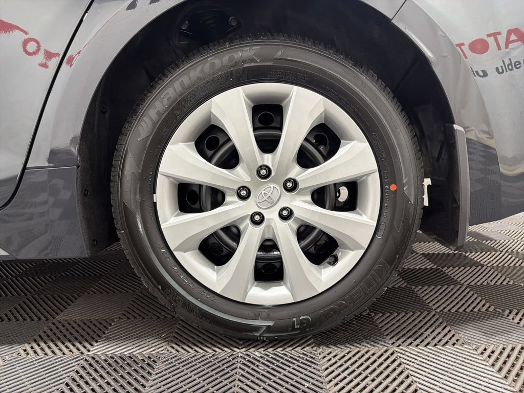 Used 2026 Toyota Corolla LE FWD image 32