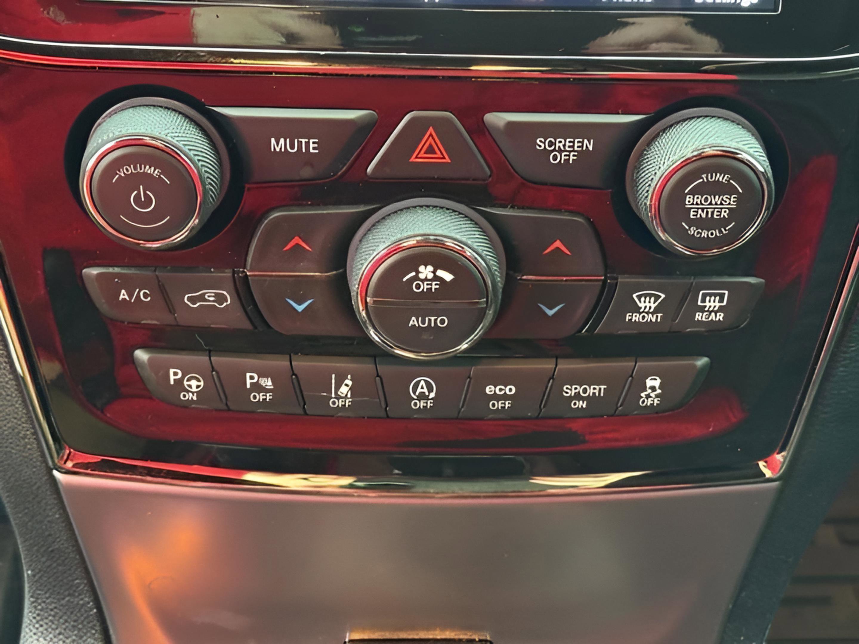 Used 2021 Jeep Grand Cherokee Limited X image 28