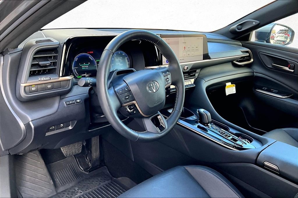 New 2024 Toyota Crown Platinum AWD/4WD image 5
