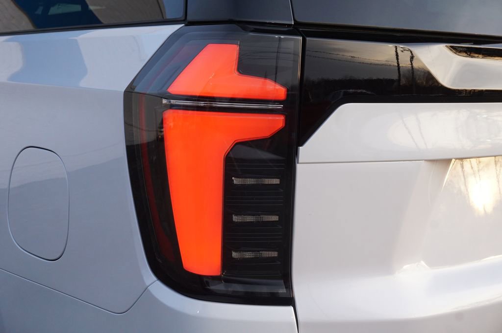 New 2026 Chevrolet Suburban High Country image 36