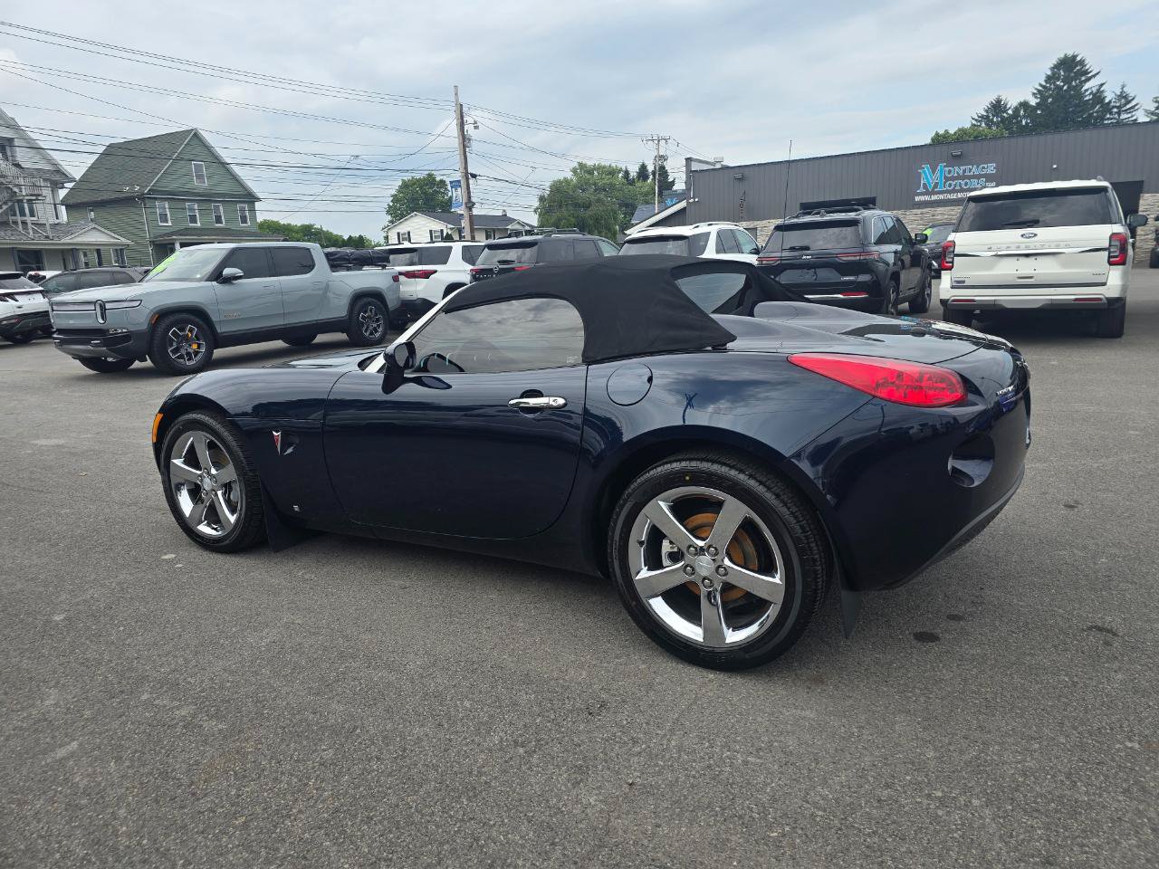 Used 2006 Pontiac Solstice Convertible w/ Premium Package RWD image 4