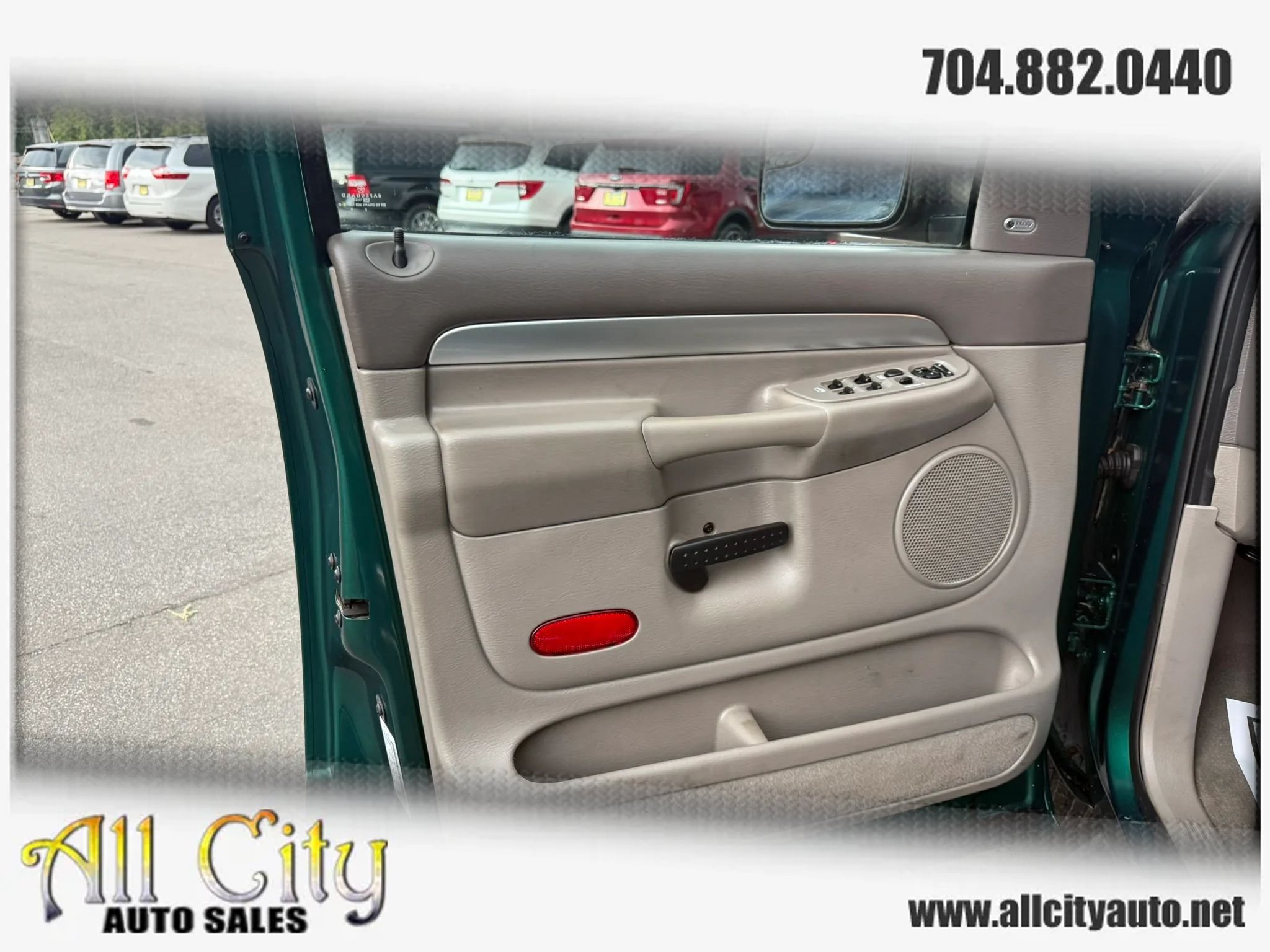 Used 2004 Dodge Ram 3500 Truck SLT w/ Trailer Tow Group RWD image 9