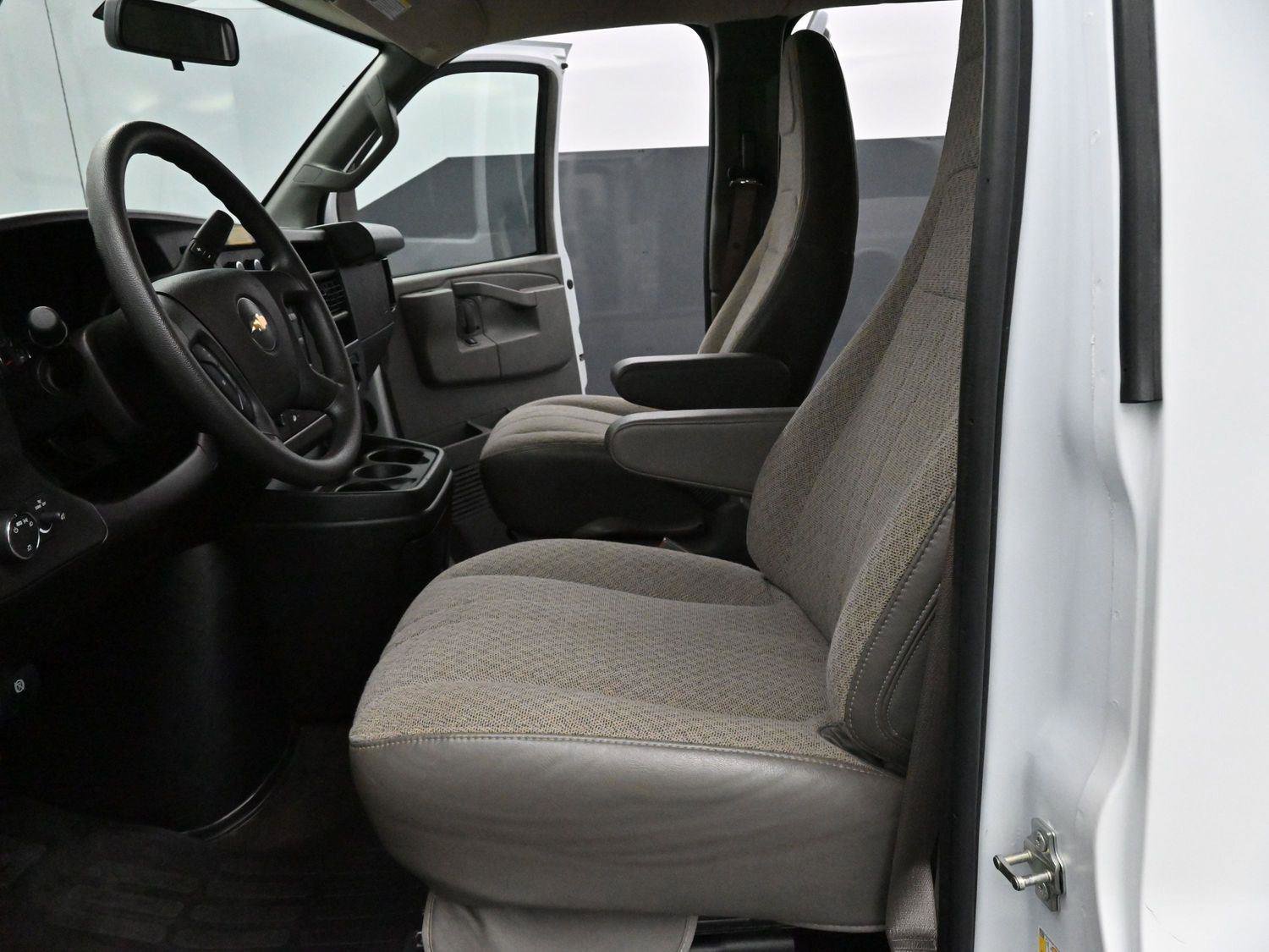 Used 2025 Chevrolet Express 3500 LS image 13