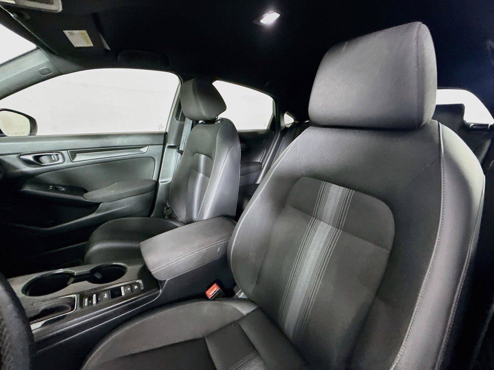 Used 2024 Honda Civic Sport image 3