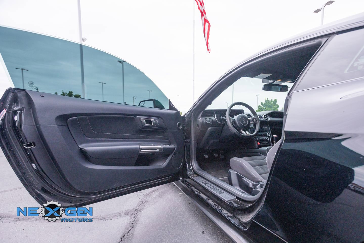 Used 2016 Ford Mustang Shelby GT350 w/ Track Package RWD image 9