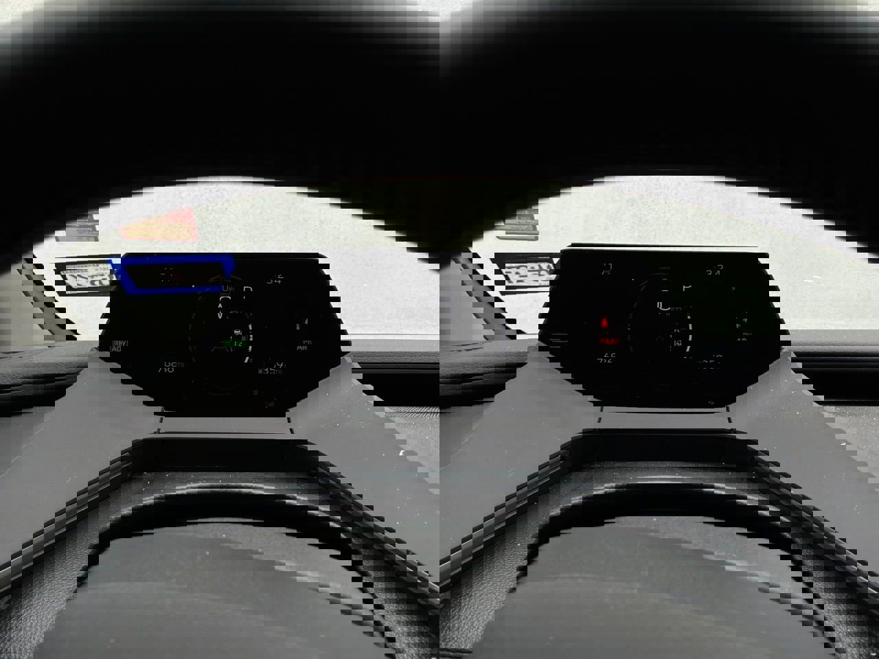 Used 2025 Toyota Prius LE image 36