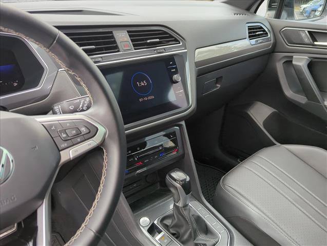 Certified 2023 Volkswagen Tiguan SE R-Line FWD image 16