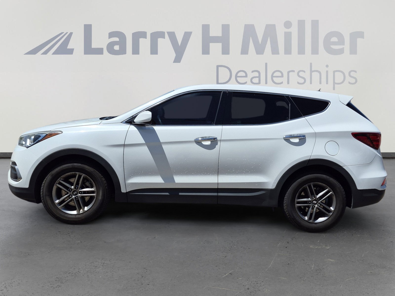 Used 2018 Hyundai Santa Fe Sport AWD/4WD image 2