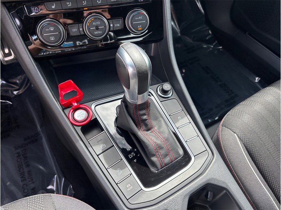 Used 2019 Volkswagen Jetta GLI image 31