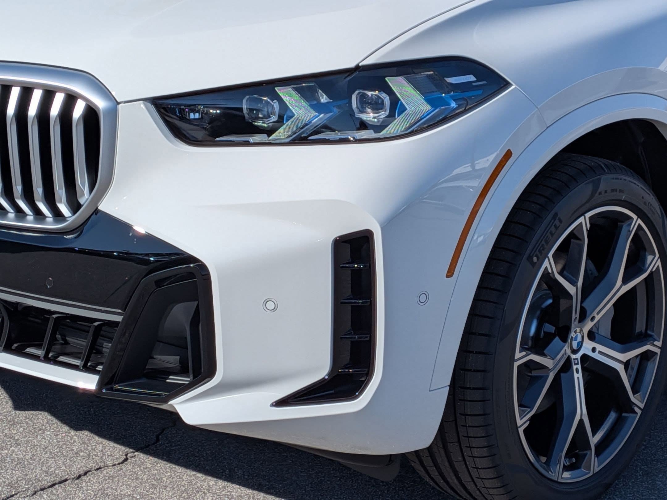 New 2026 BMW X5 xDrive40i w/ M Sport Package AWD/4WD image 9