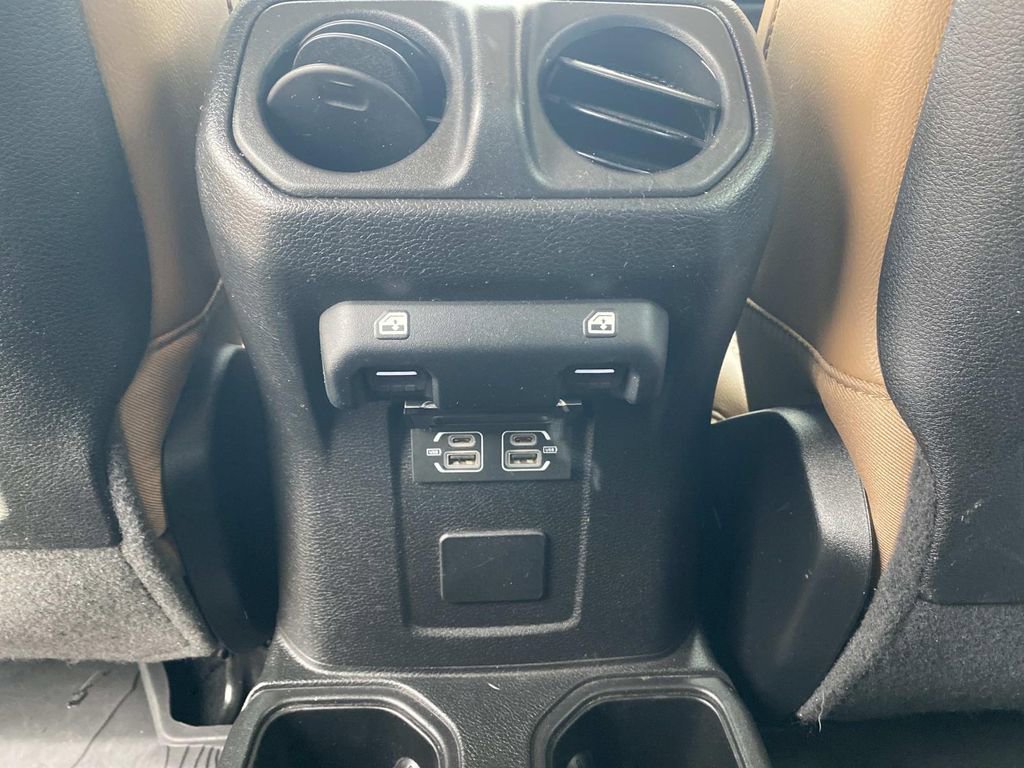 Used 2022 Jeep Gladiator Rubicon w/ LED Lighting Group image 24