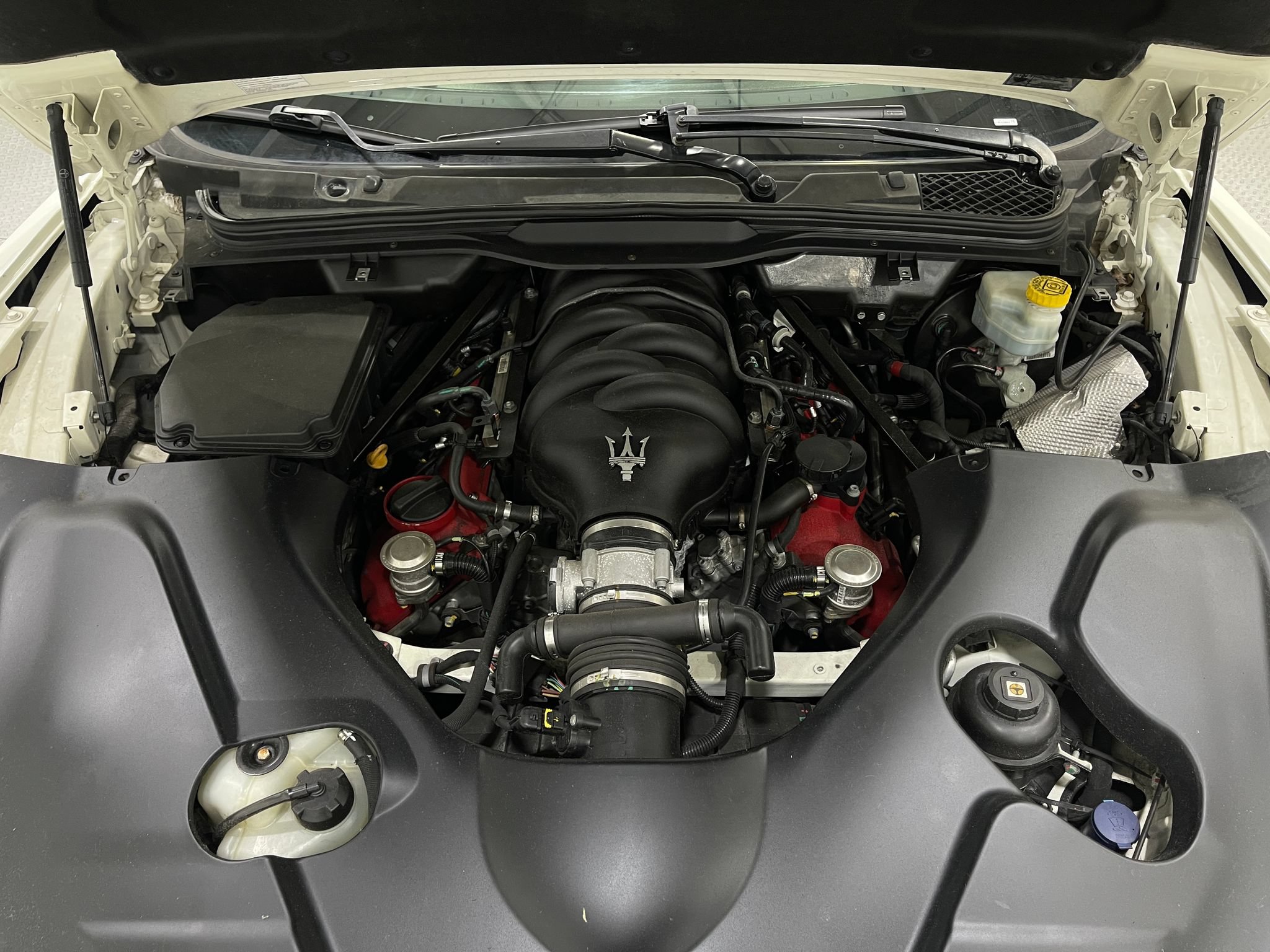 Used 2017 Maserati GranTurismo Convertible RWD image 23