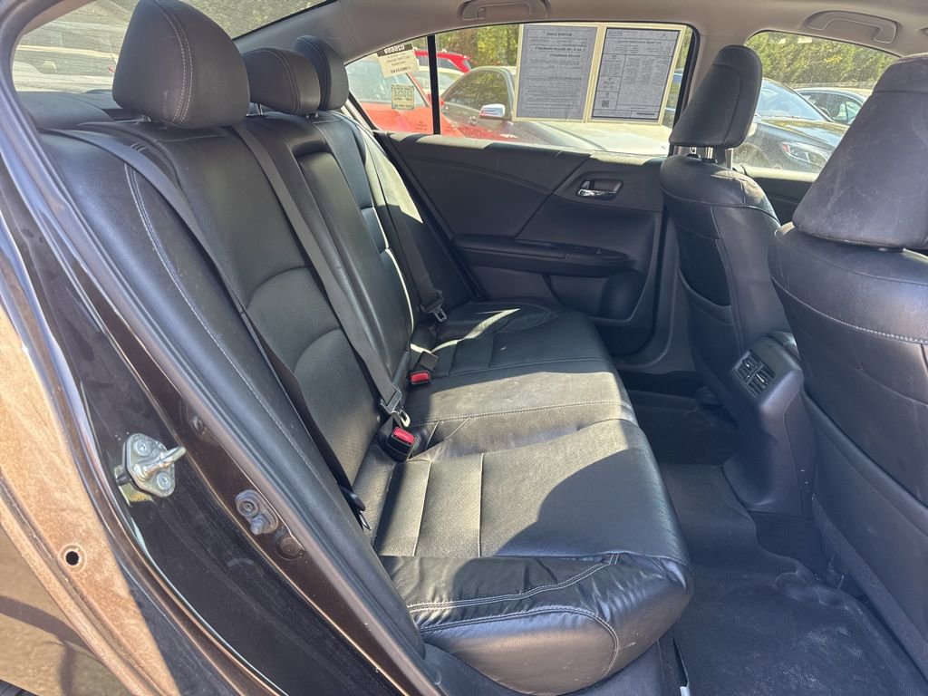 Used 2017 Honda Accord Touring image 8