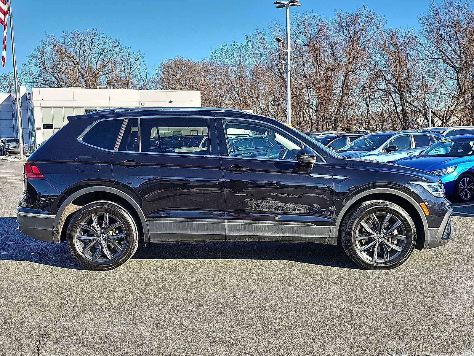 Used 2024 Volkswagen Tiguan SE image 7