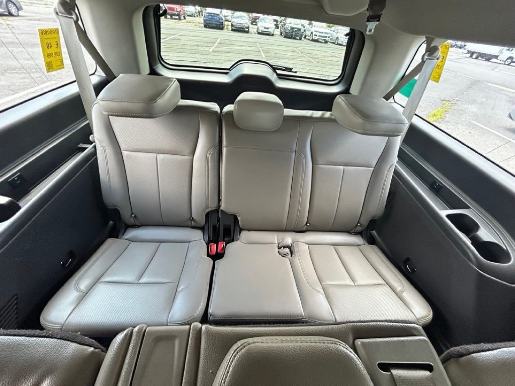 Used 2018 Ford Expedition Max XLT w/ Equipment Group 202A AWD/4WD image 19