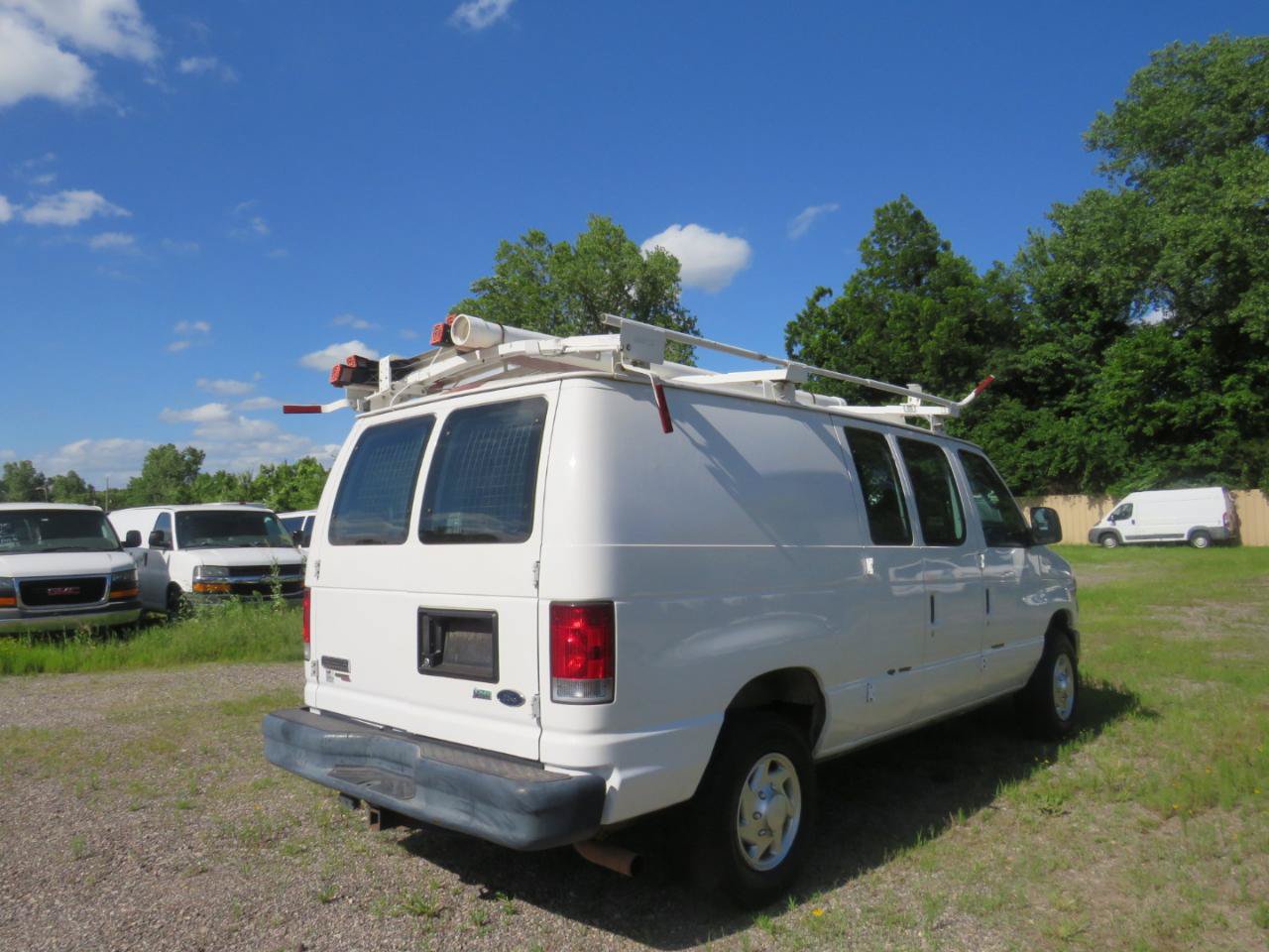 Used 2011 Ford E-250 and Econoline 250 w/ Commercial Cargo Van Pkg RWD image 5