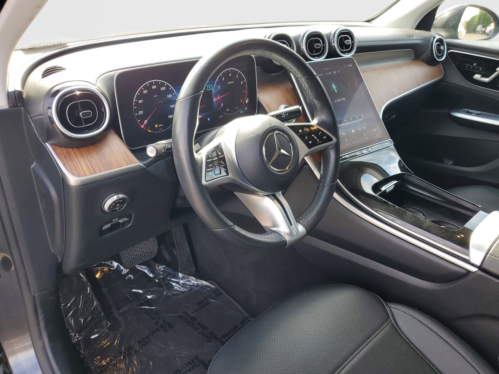 Used 2023 Mercedes-Benz GLC 300 4MATIC image 17