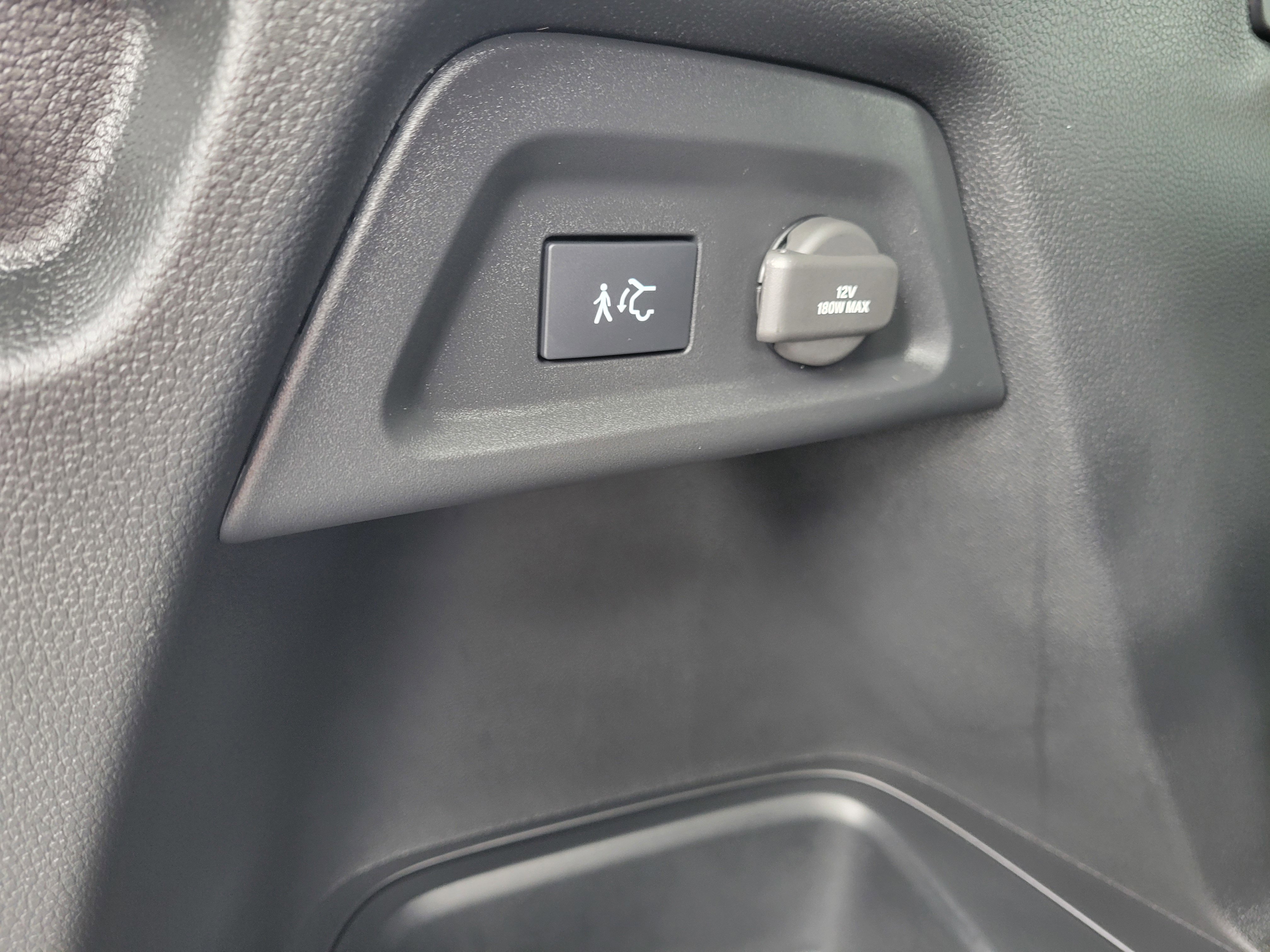 Used 2024 Honda Pilot Touring image 10