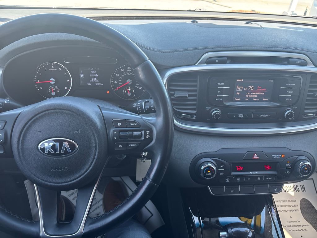 Used 2016 Kia Sorento EX image 17