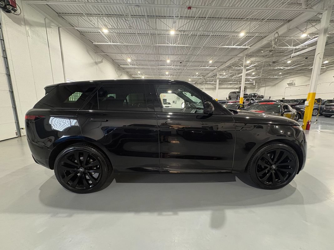 Used 2024 Land Rover Range Rover Sport Dynamic SE AWD/4WD image 8