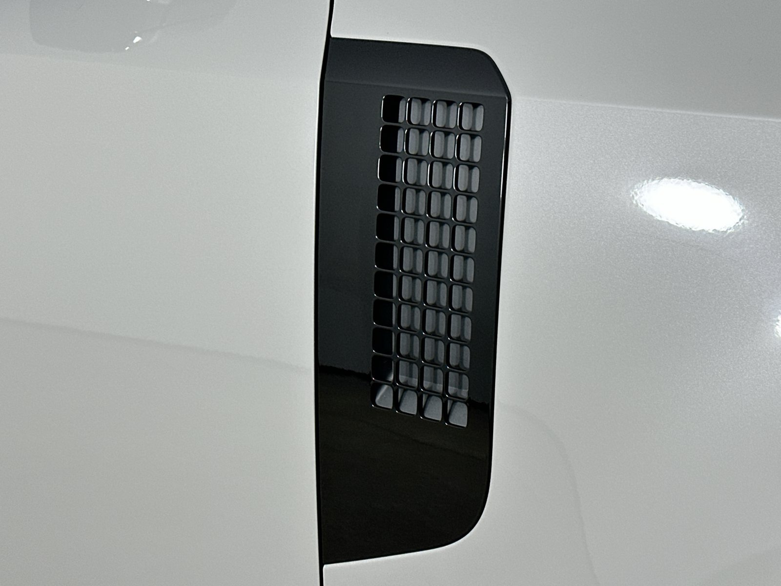New 2026 Land Rover Defender 110 S AWD/4WD image 9